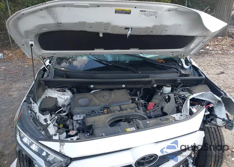 2021 Toyota Rav4 Xle z USA, uszkodzony, nr VIN 2T3W1RFV3MC117489